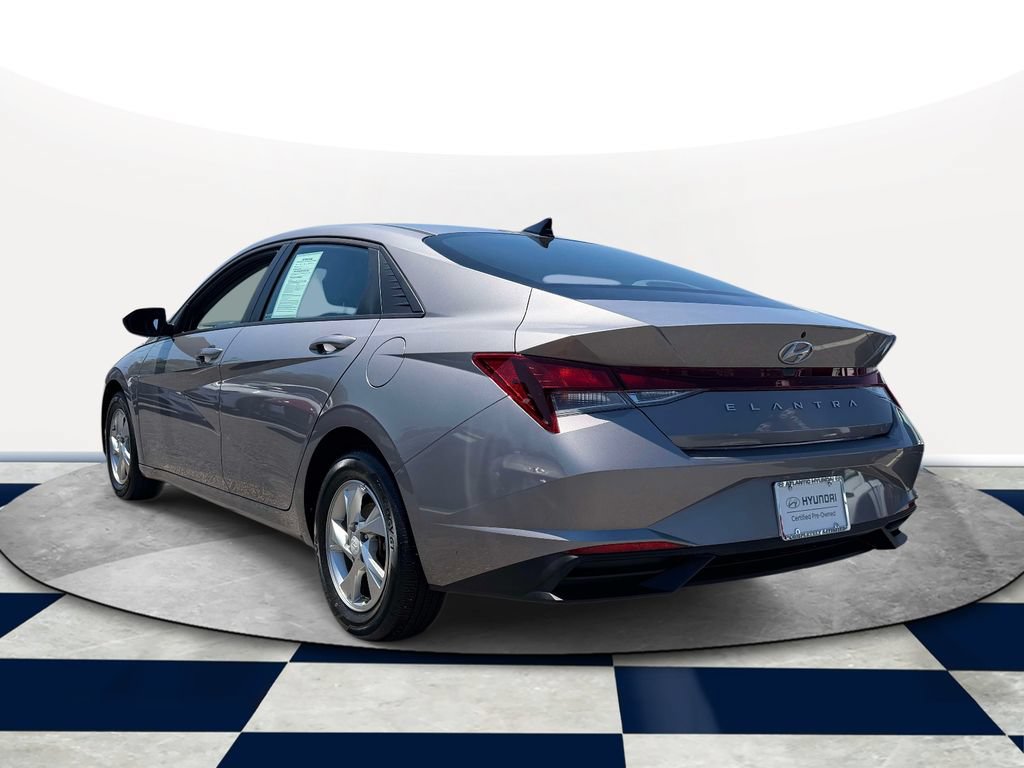 Certified 2023 Hyundai Elantra SE FWD image 5