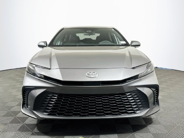 Used 2025 Toyota Camry SE FWD image 3