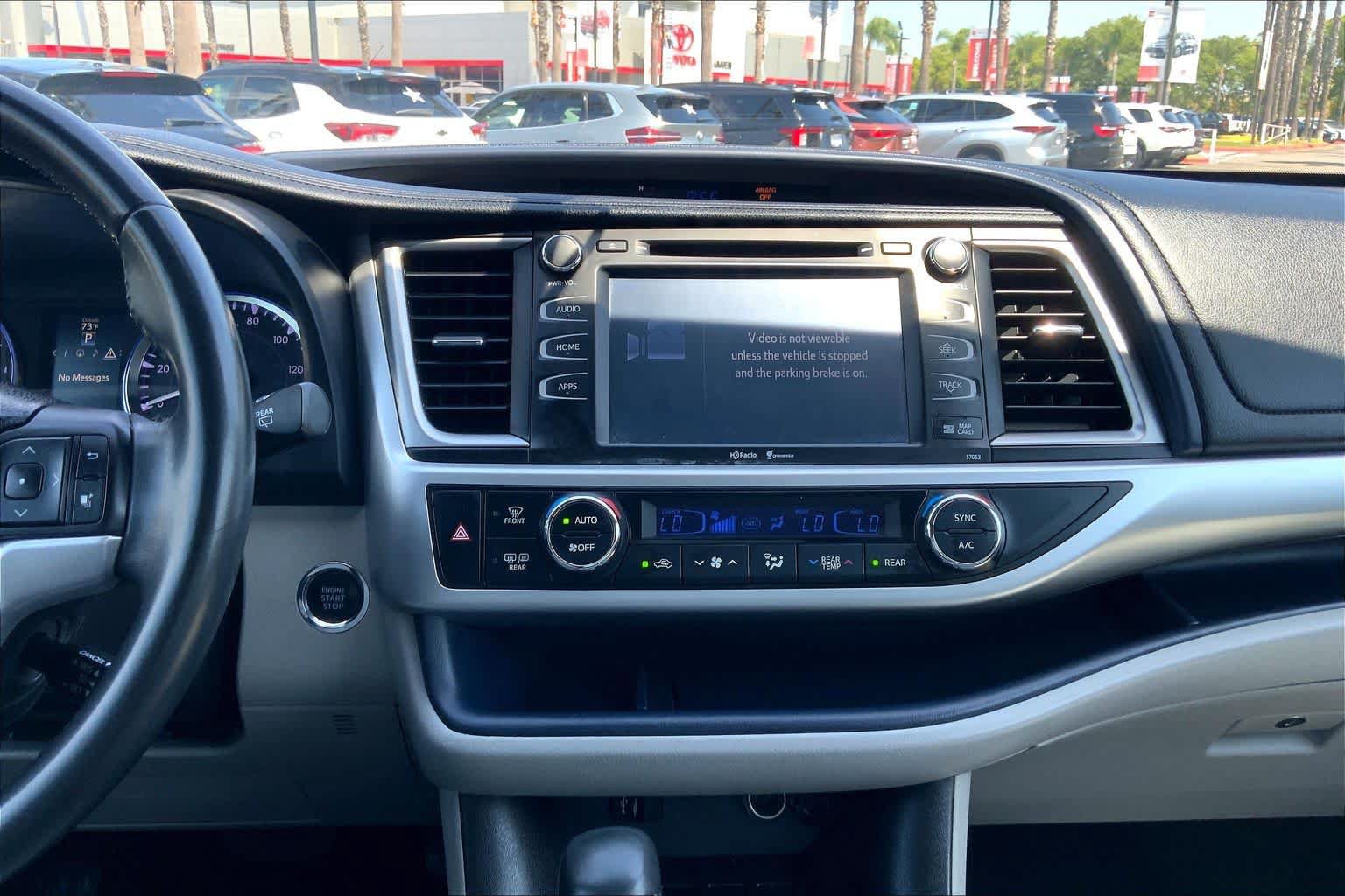 Used 2015 Toyota Highlander XLE FWD image 34