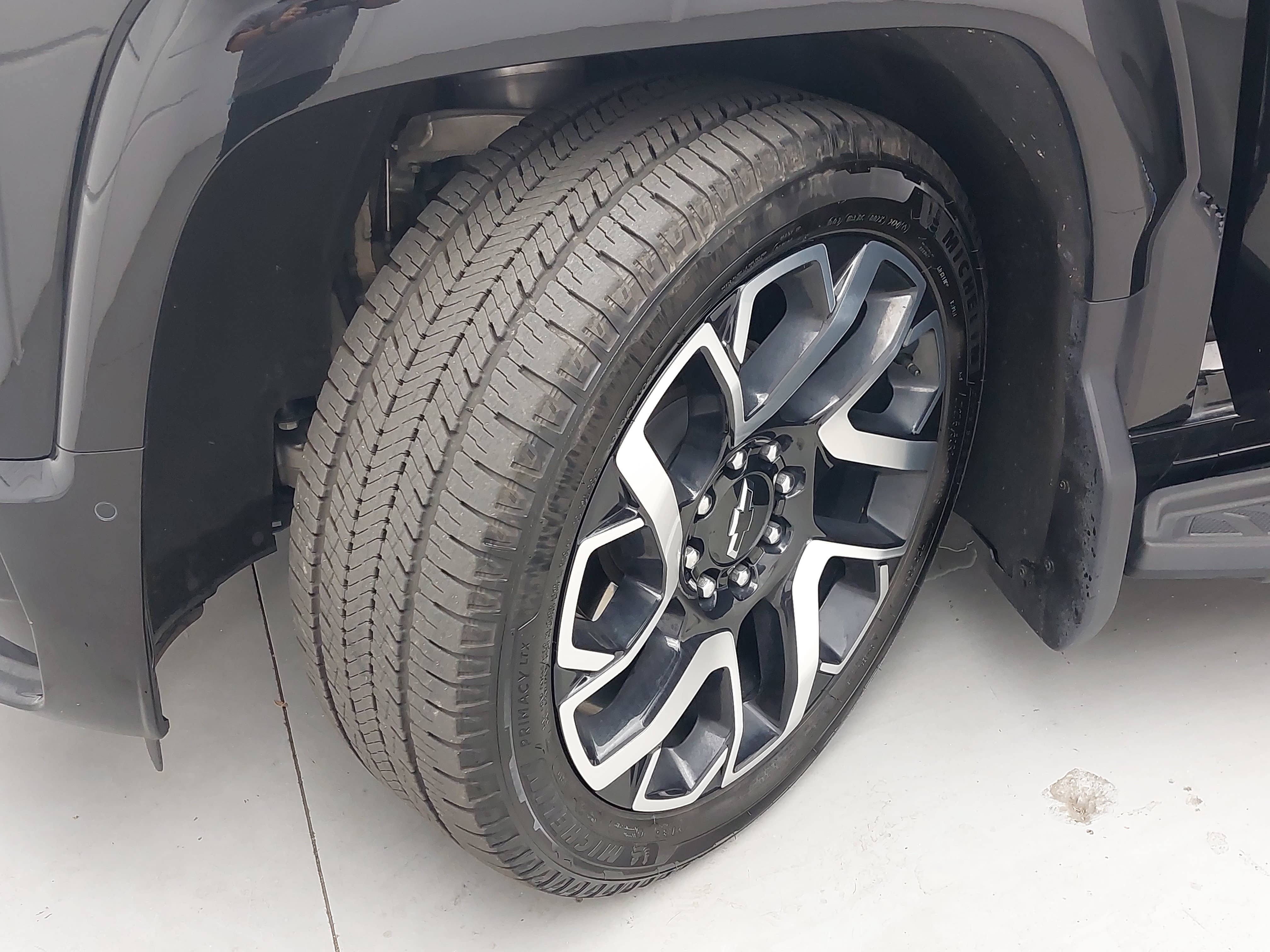 Used 2024 Chevrolet Silverado EV RST AWD/4WD image 34