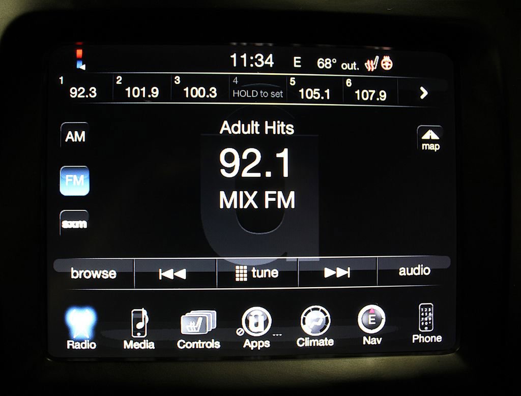 Certified 2018 Jeep Cherokee Latitude Plus w/ Cold Weather Group AWD/4WD image 15