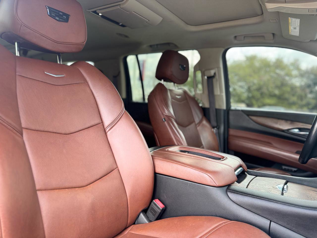 Used 2016 Cadillac Escalade ESV Luxury AWD/4WD image 41