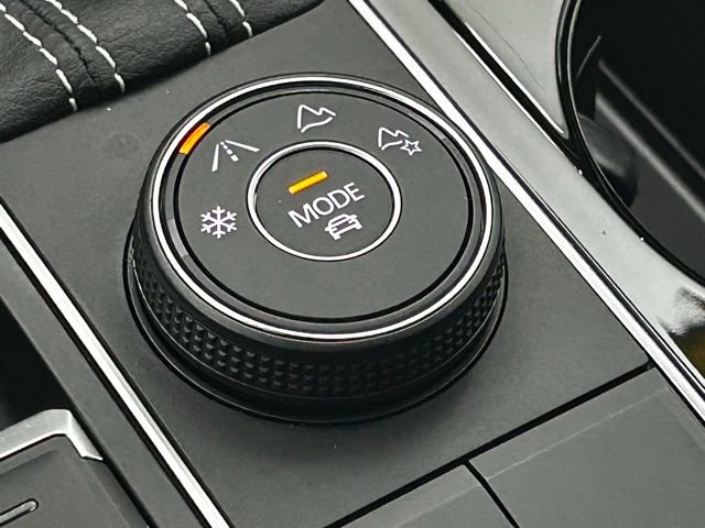 Used 2023 Volkswagen Atlas Cross Sport SEL image 9