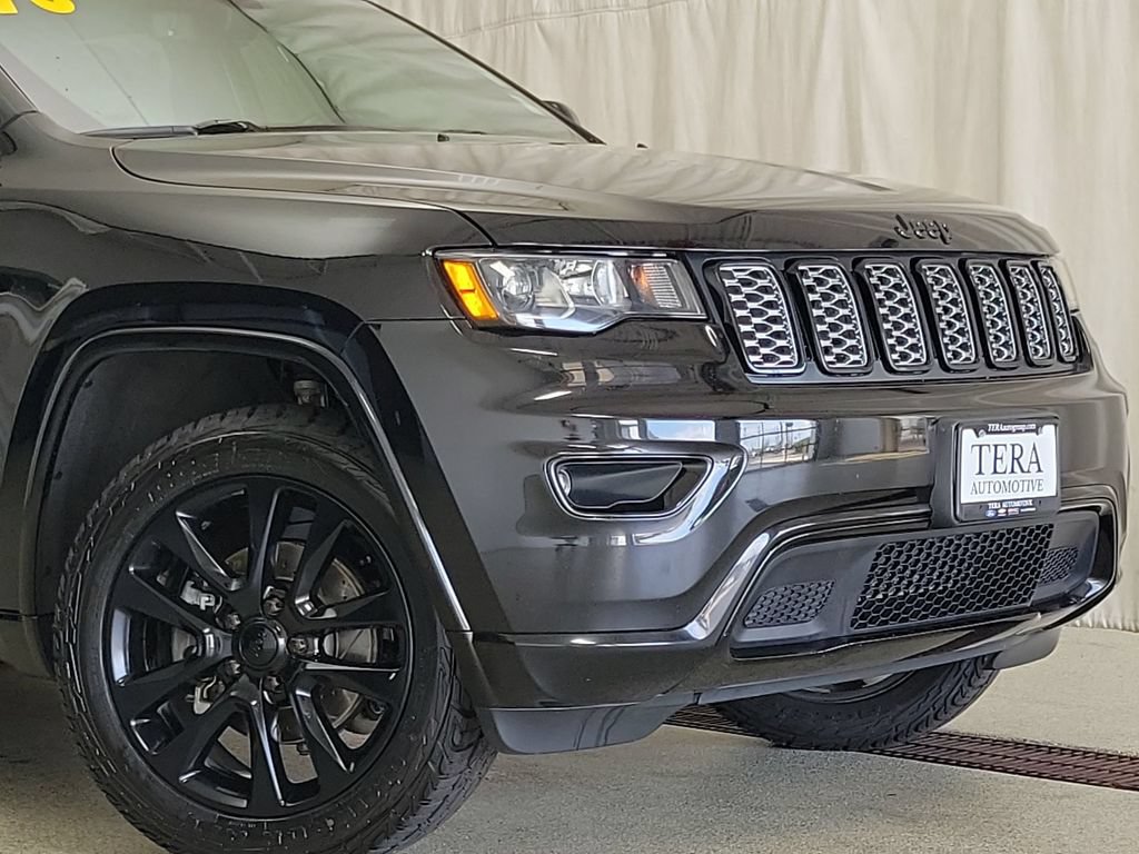 Used 2018 Jeep Grand Cherokee Altitude AWD/4WD image 6