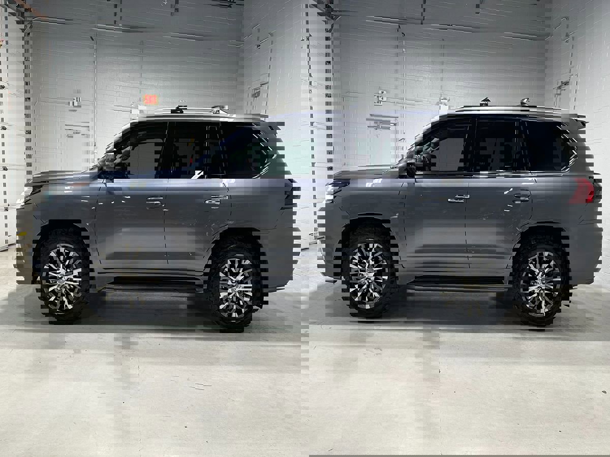 Used 2016 Lexus LX 570 4WD w/ Luxury Package image 22