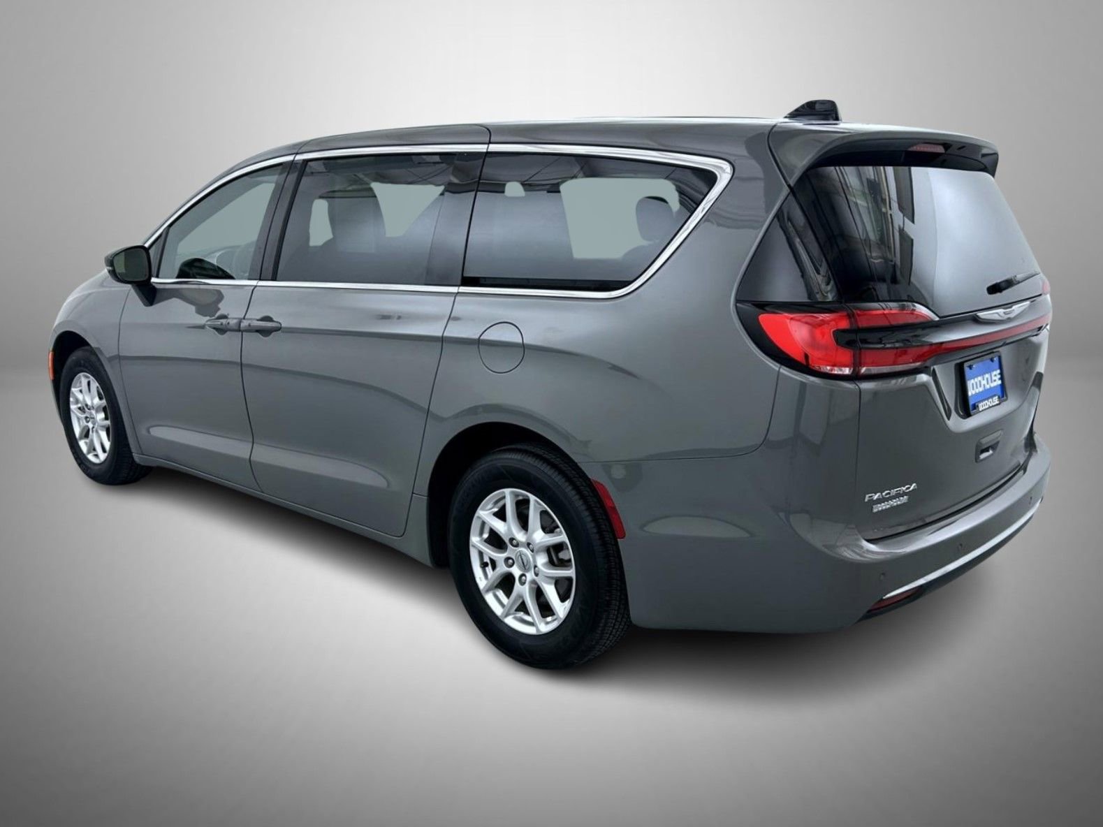 Used 2025 Chrysler Pacifica Select FWD image 7