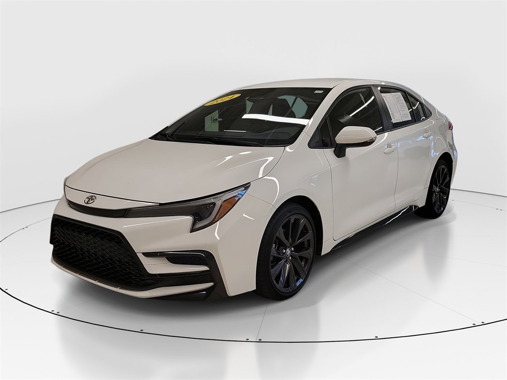 Used 2024 Toyota Corolla SE image 4