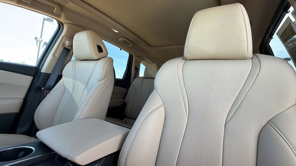 Used 2025 Acura MDX w/ Technology Package image 11