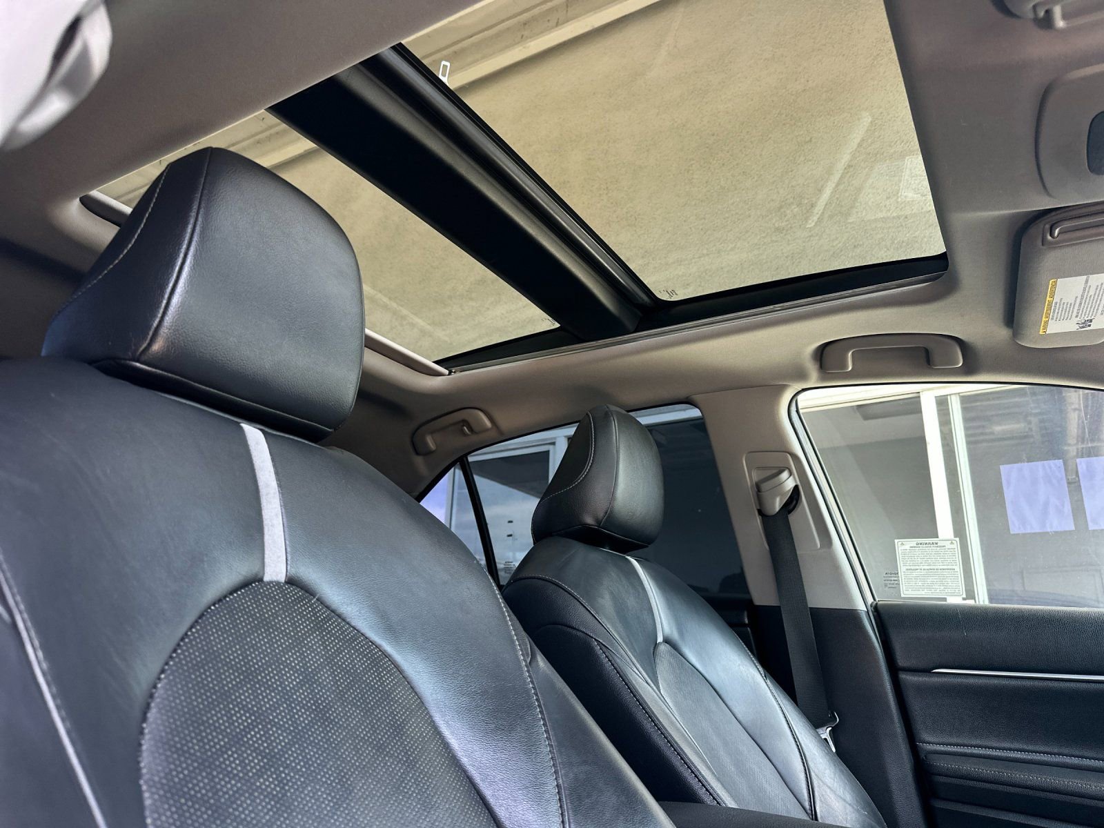 Used 2018 Toyota Camry XSE FWD image 15