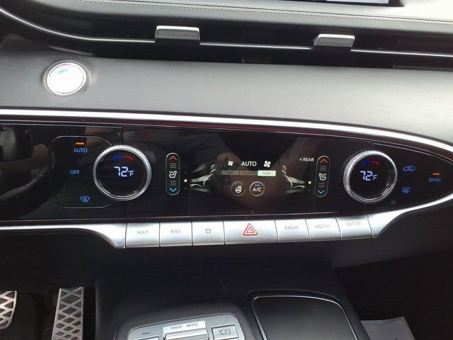 Used 2022 Genesis GV70 2.5T w/ Sport Prestige Package image 13