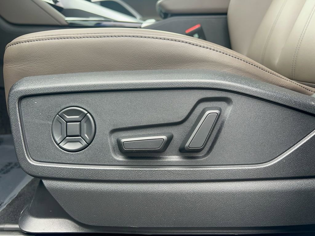 Certified 2025 Audi Q5 Premium image 12