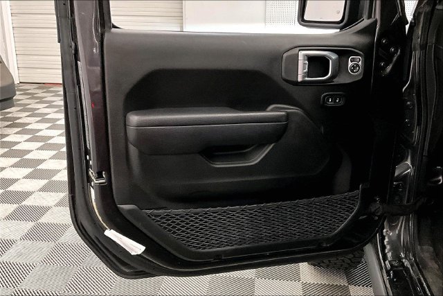 Used 2024 Jeep Wrangler Sport AWD/4WD image 20