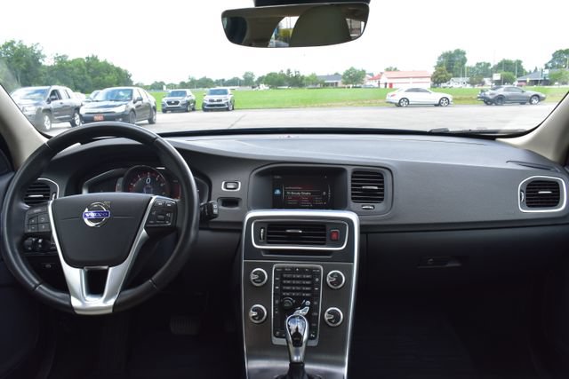 Used 2016 Volvo V60 T5 Premier FWD image 36