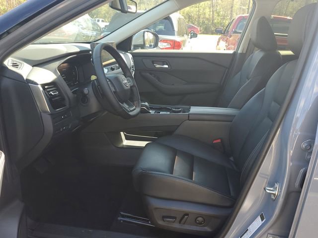 Certified 2025 Nissan Rogue SL w/ Tech Package image 13