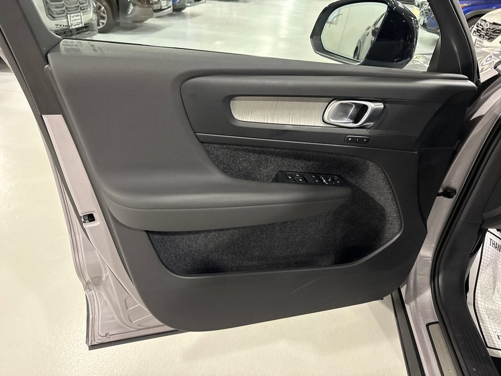 Used 2026 Volvo XC40 B5 Core w/ Protection Package Premier AWD/4WD image 9