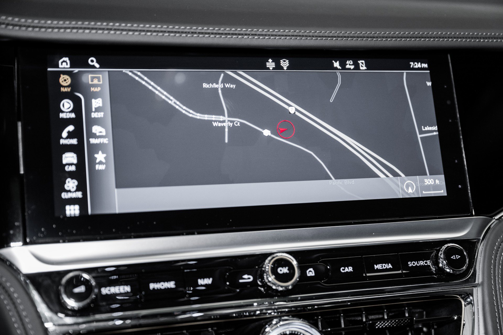 Used 2024 Bentley Flying Spur W12 image 37