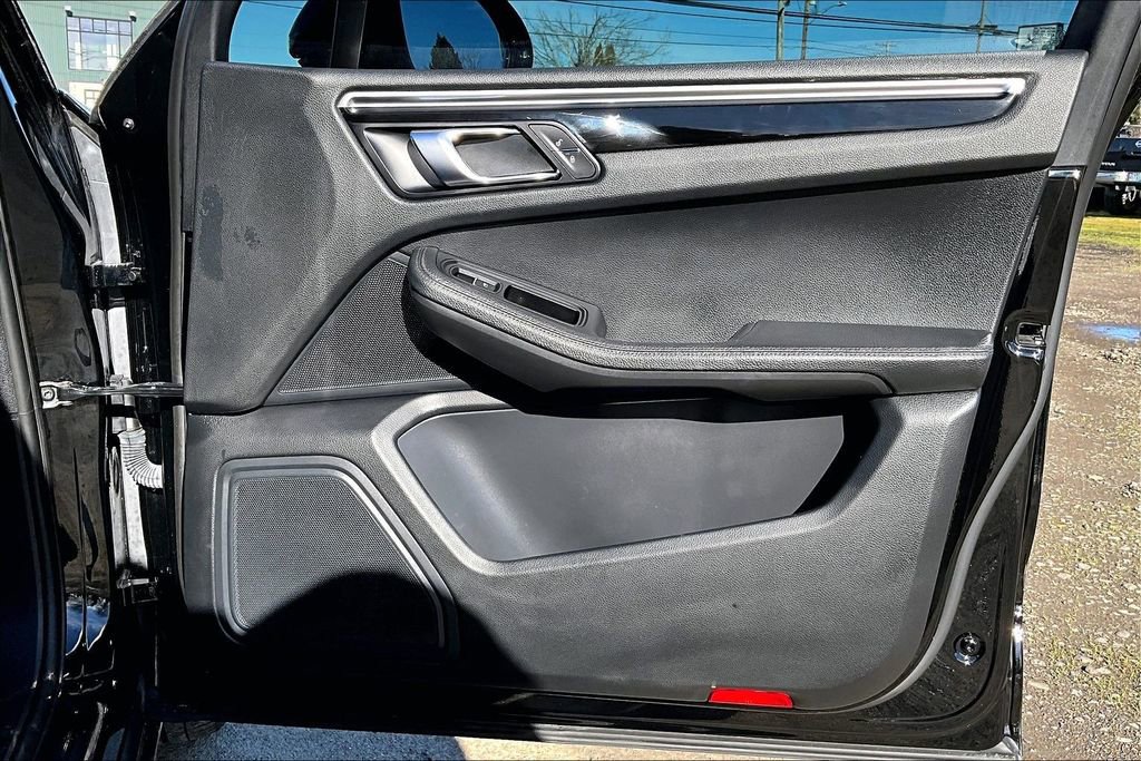 Used 2018 Porsche Macan image 23