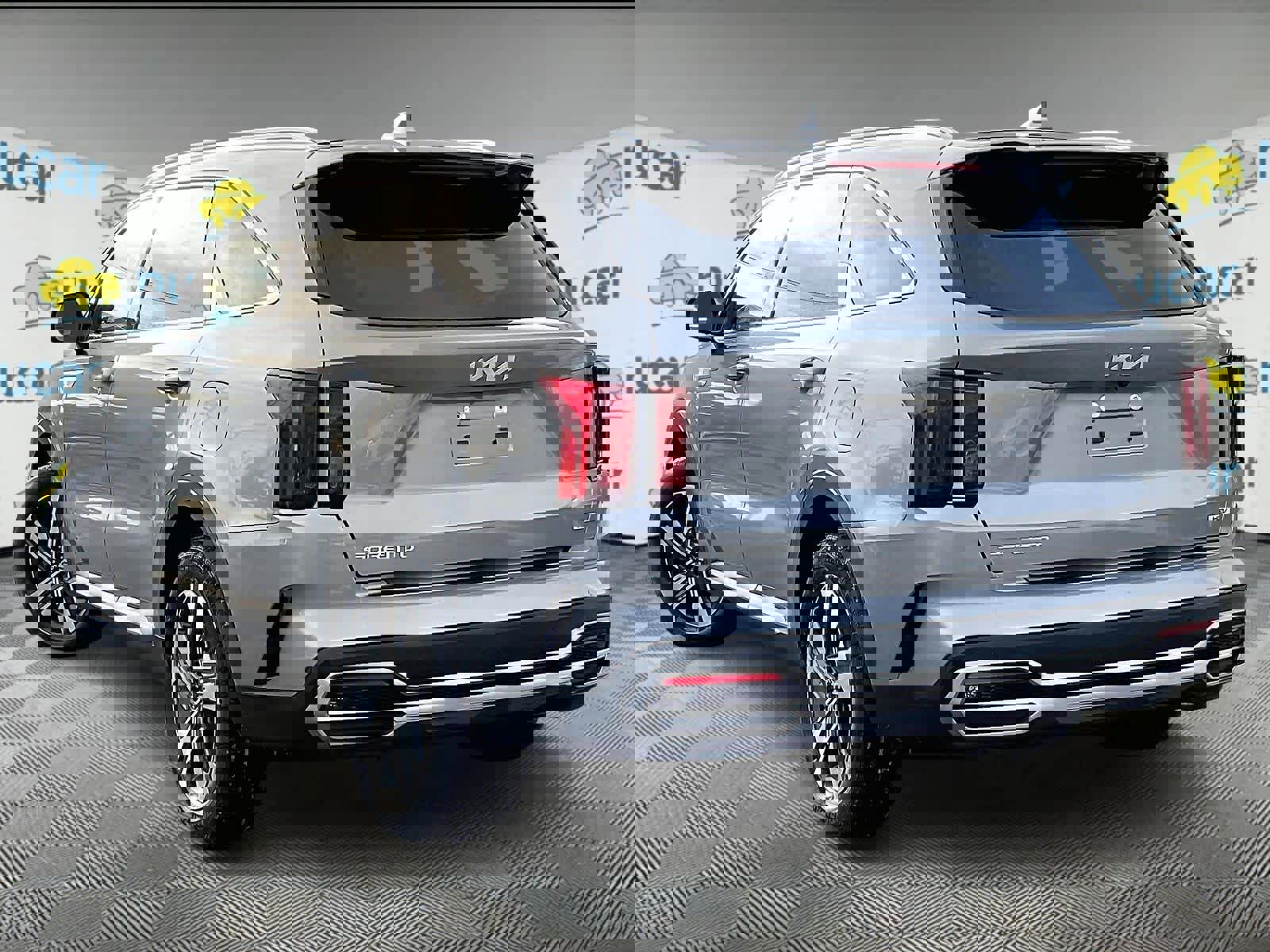 Used 2023 Kia Sorento EX w/ Panoramic Sunroof Package image 4