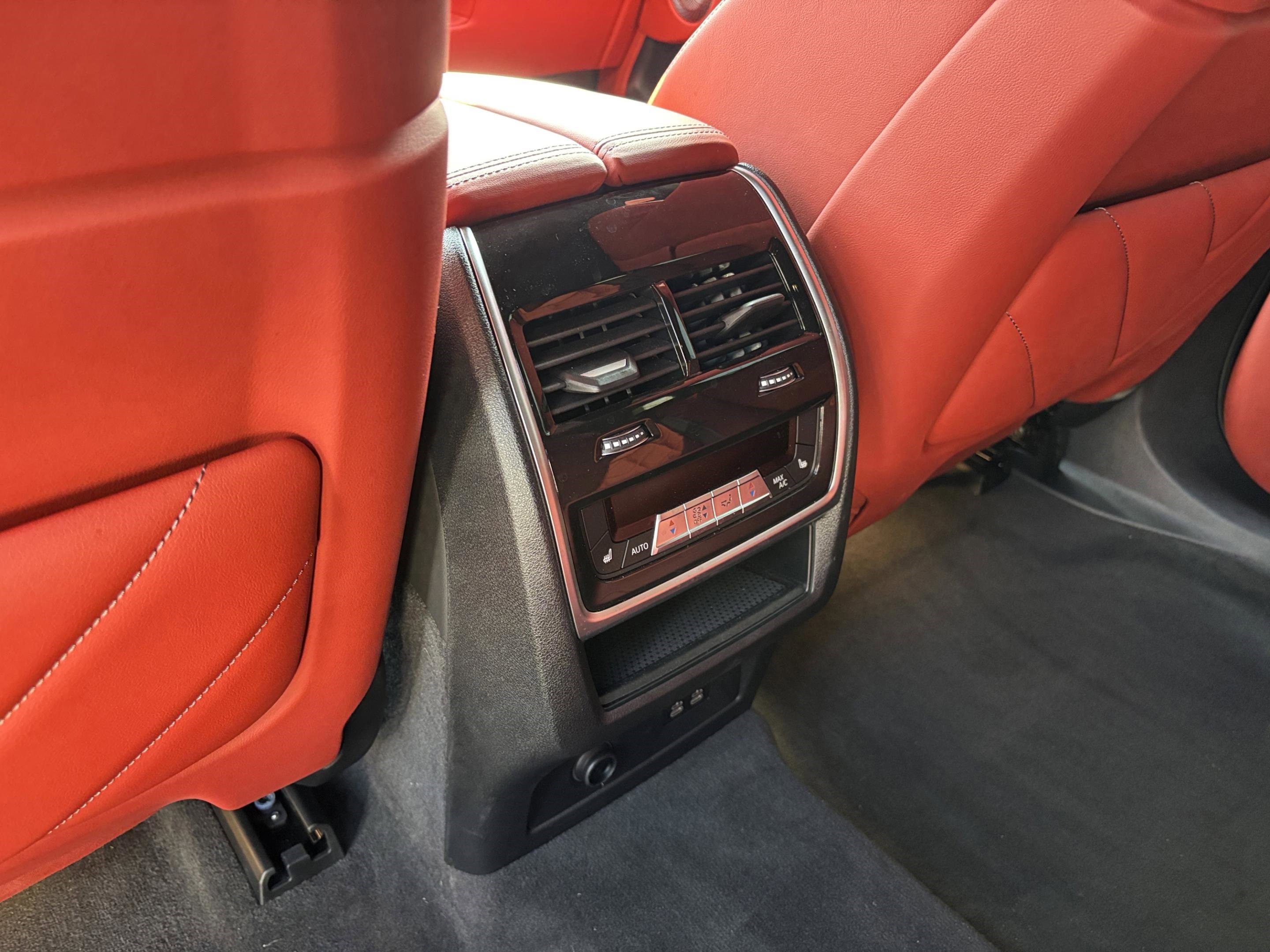 Used 2023 BMW XM image 32