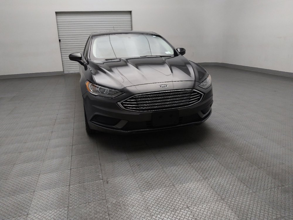 Used 2017 Ford Fusion SE w/ Fusion SE Technology Package FWD image 14