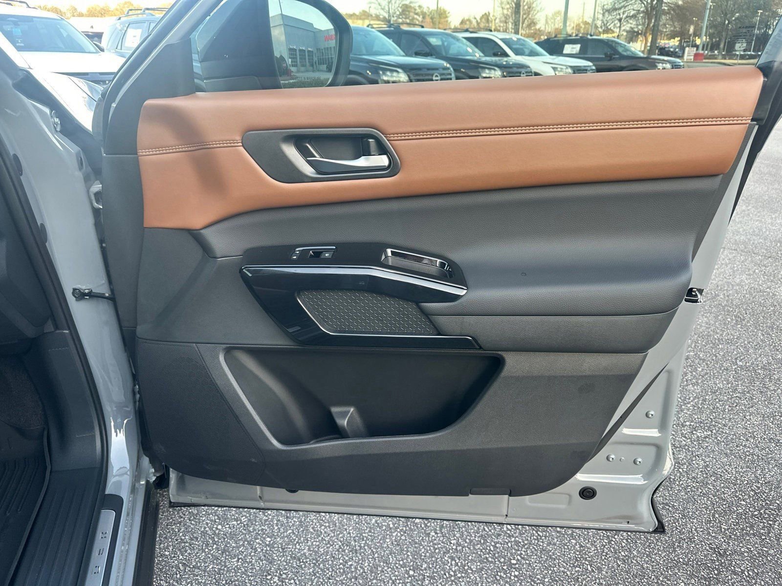 New 2026 Nissan Pathfinder Platinum image 14