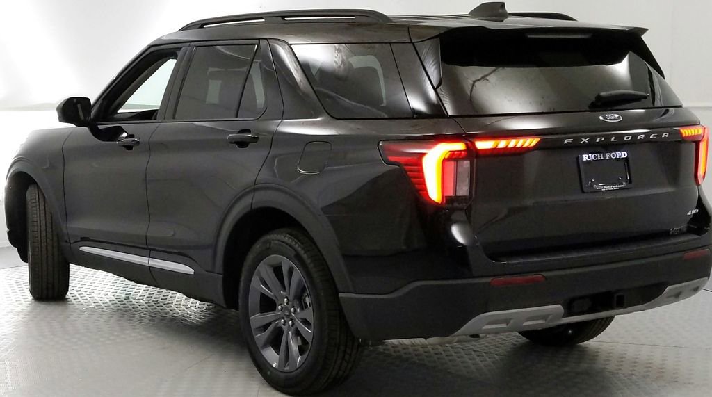 New 2025 Ford Explorer Active w/ Active Comfort Package image 5