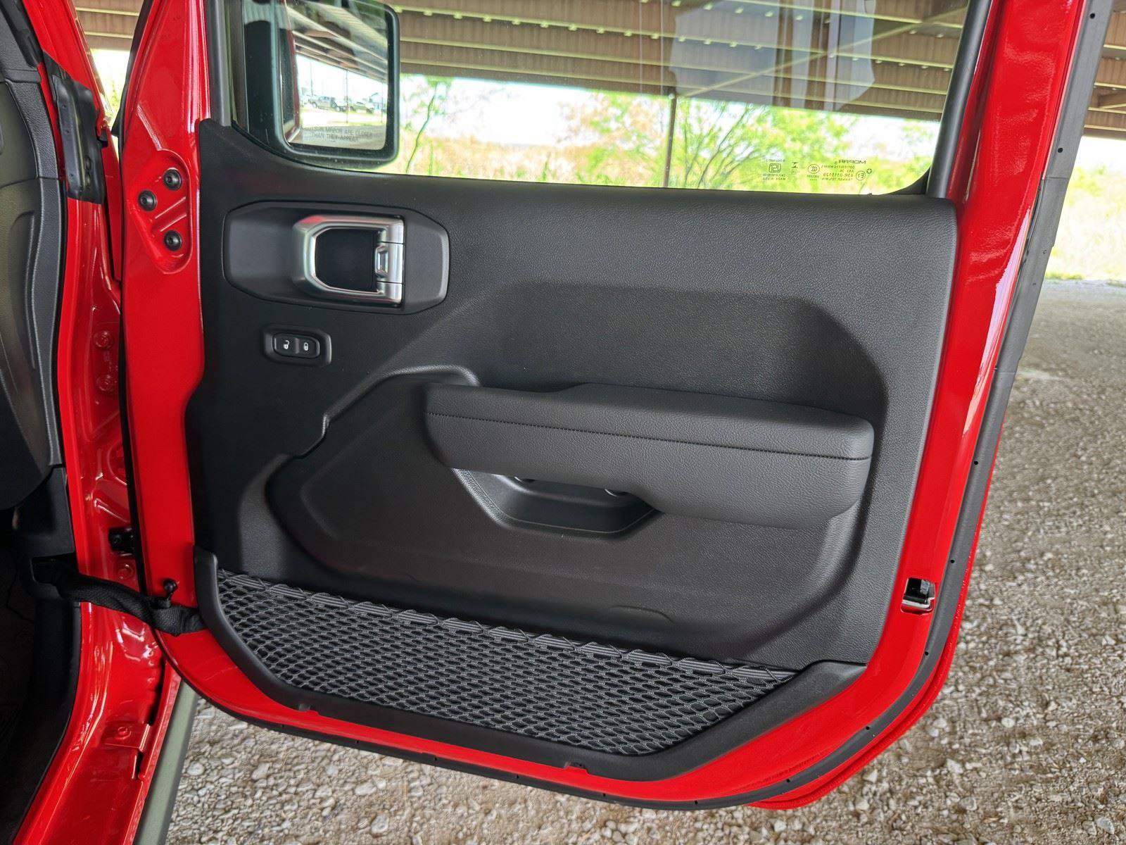 New 2026 Jeep Wrangler Unlimited Rubicon AWD/4WD image 39