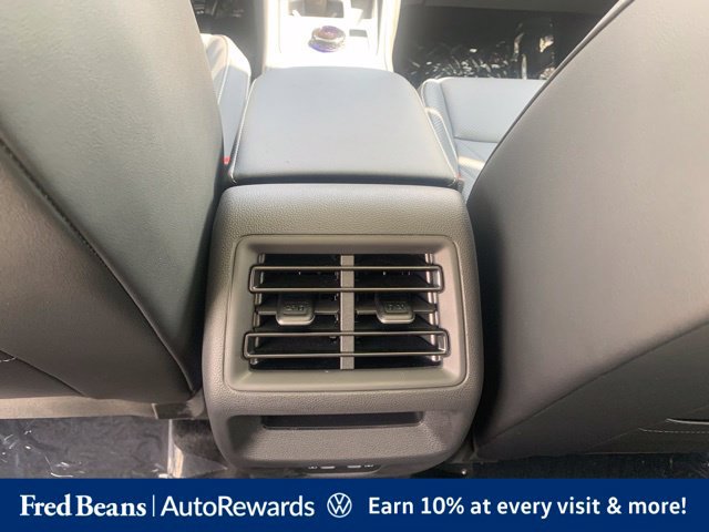 New 2025 Volkswagen Tiguan SE AWD/4WD image 18