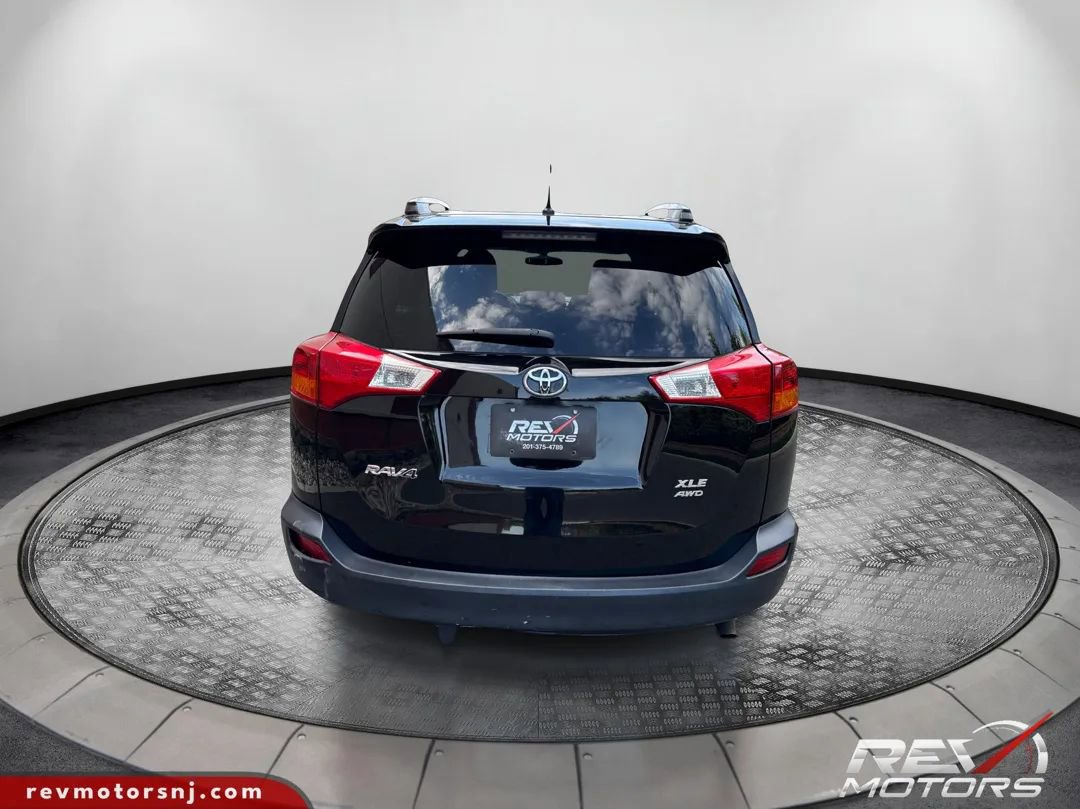 Used 2013 Toyota RAV4 XLE AWD/4WD image 4