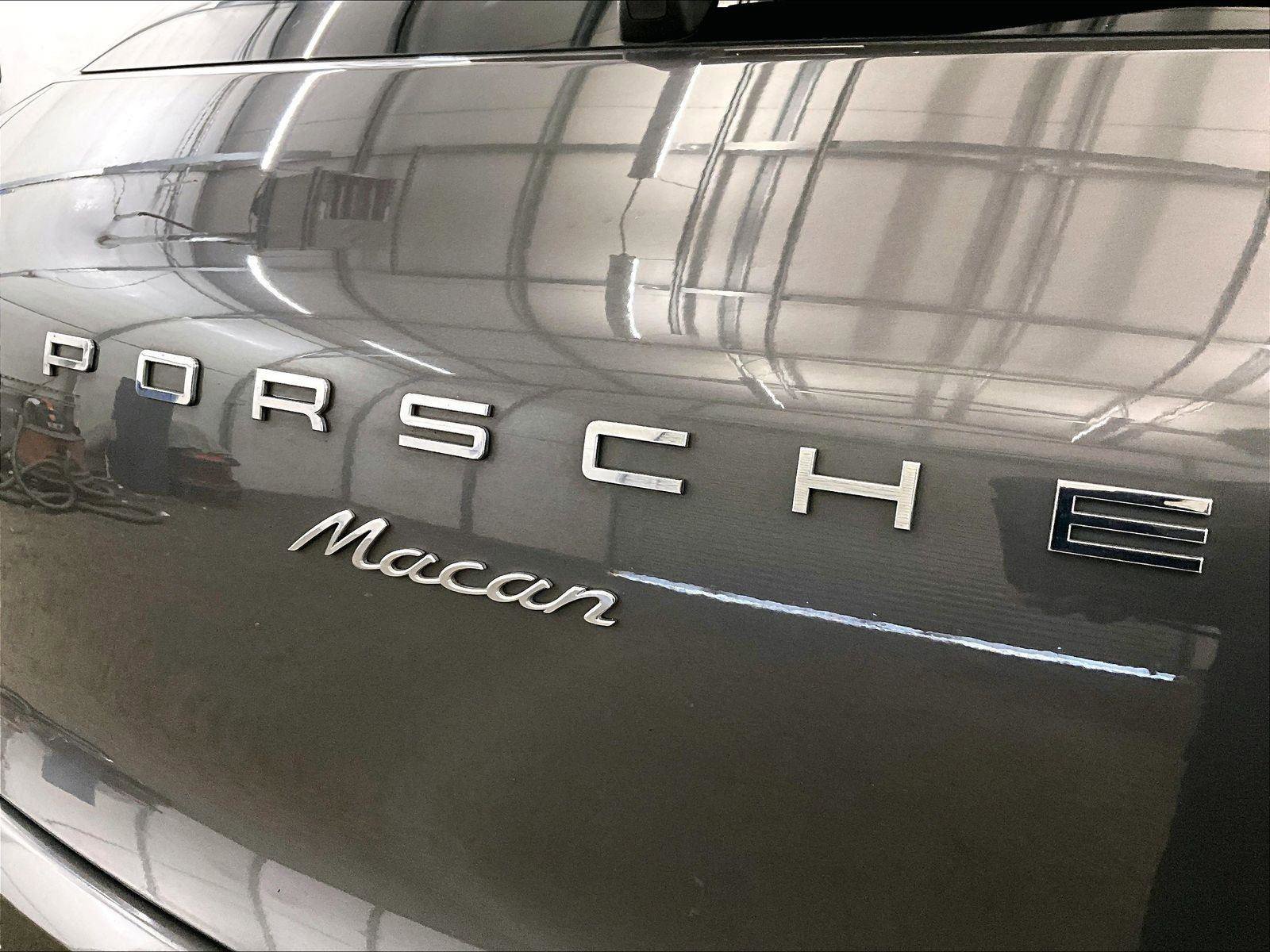 Used 2018 Porsche Macan AWD/4WD image 13