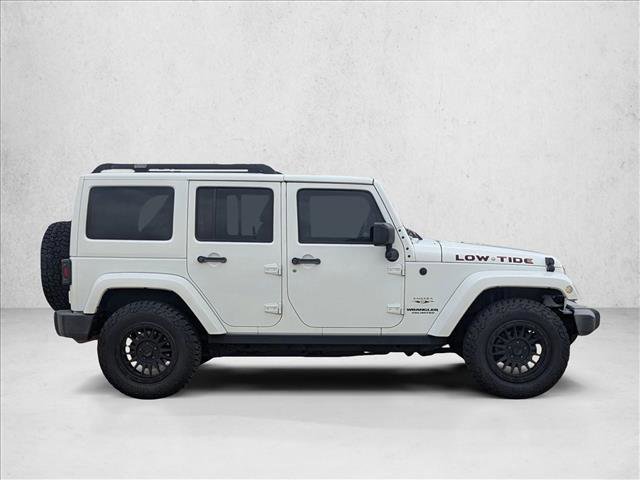 Used 2017 Jeep Wrangler Unlimited Sahara w/ Connectivity Group AWD/4WD image 4