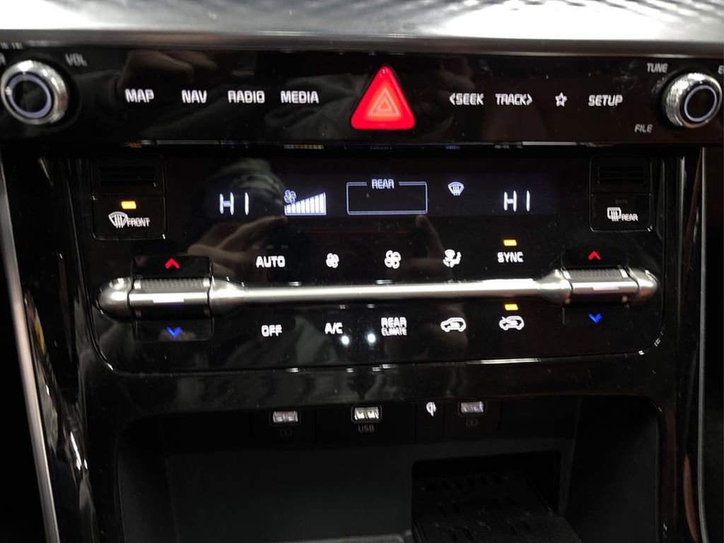 Used 2024 Kia Carnival SX Prestige image 34