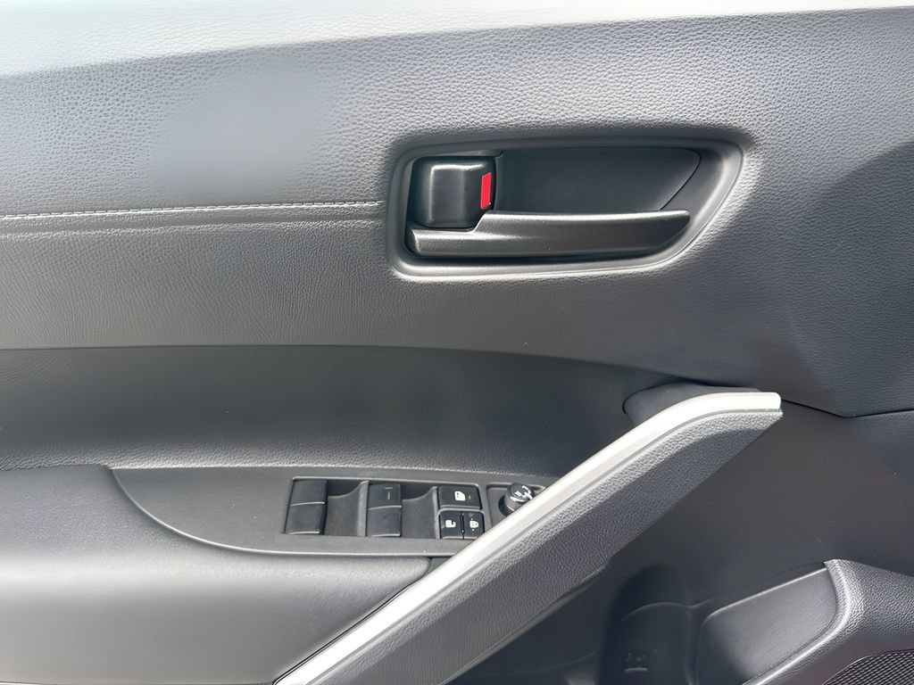 Used 2023 Toyota Corolla Cross LE FWD image 23