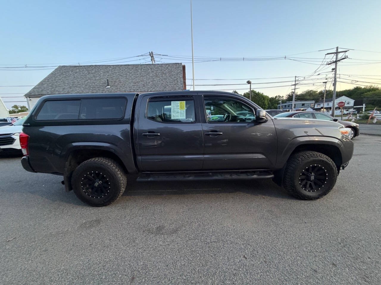 Used 2016 Toyota Tacoma SR AWD/4WD image 2
