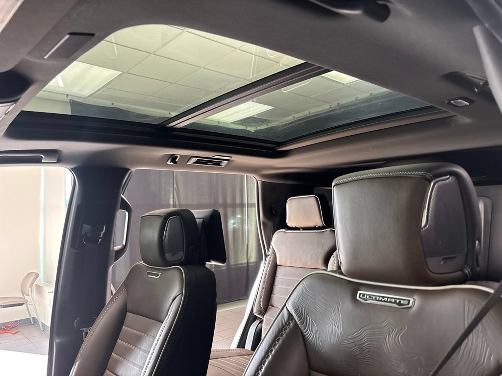 Used 2025 GMC Yukon Denali Ultimate w/ LPO, Floor Liner Package AWD/4WD image 34