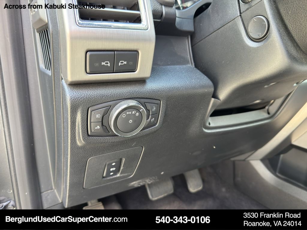 Used 2016 Ford F150 Platinum w/ Equipment Group 701A Luxury image 16