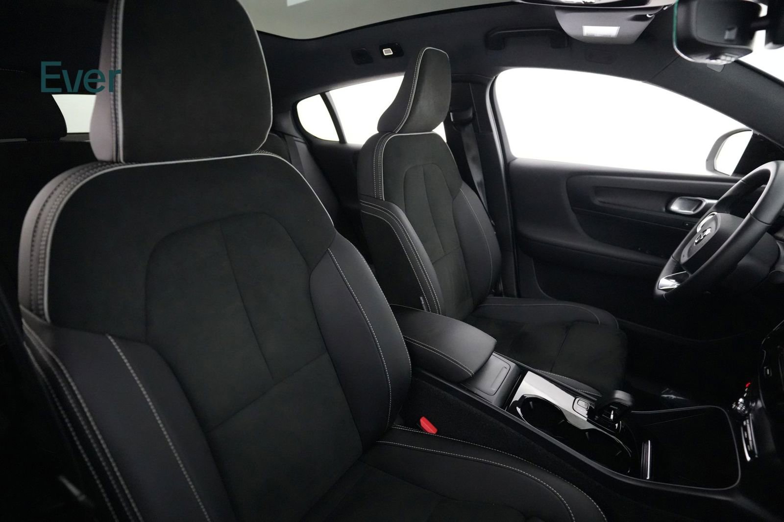 Used 2023 Volvo C40 P8 Recharge Plus AWD/4WD image 23