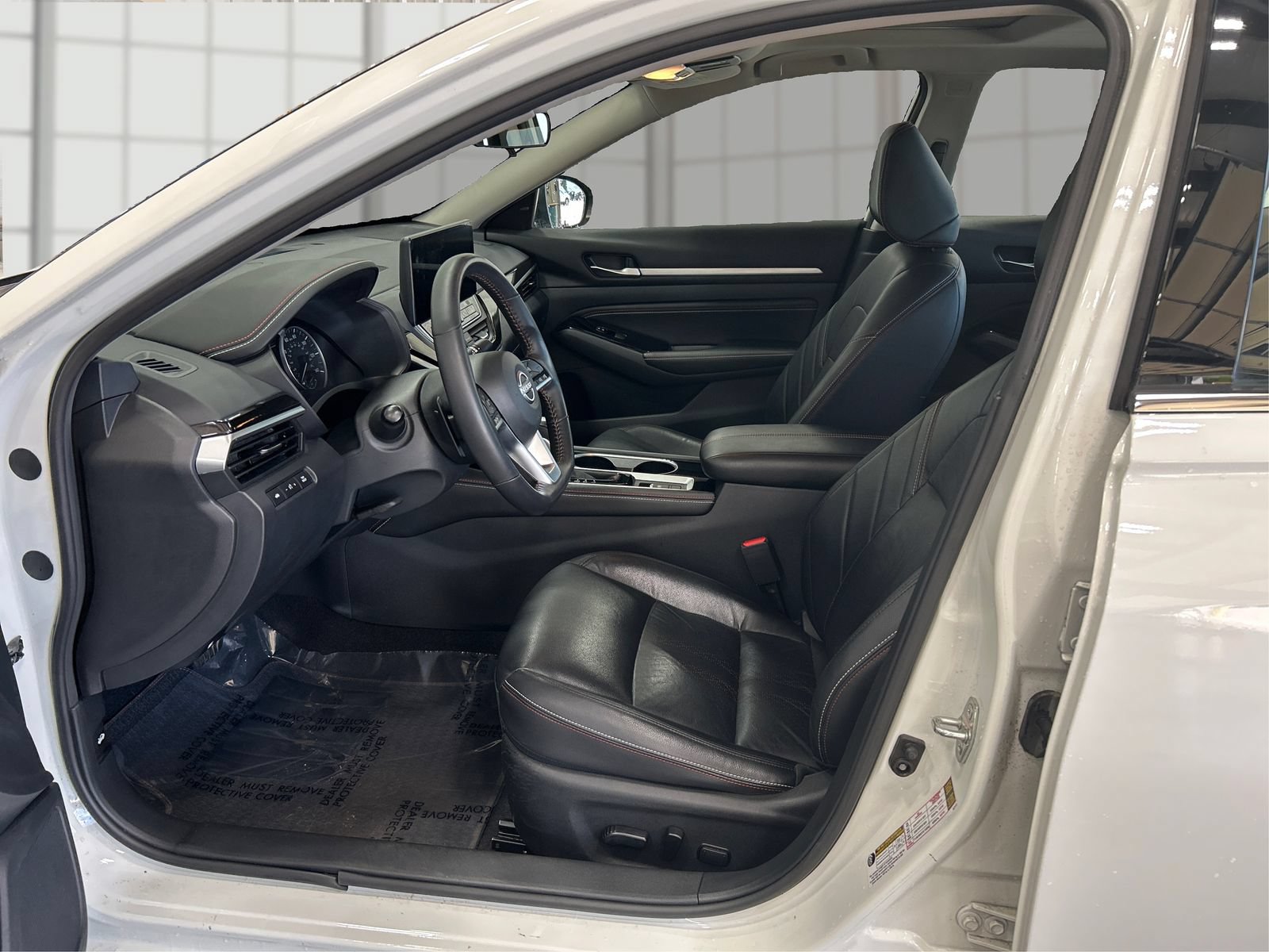 Used 2023 Nissan Altima 2.5 SR w/ SR Premium Package AWD/4WD image 9