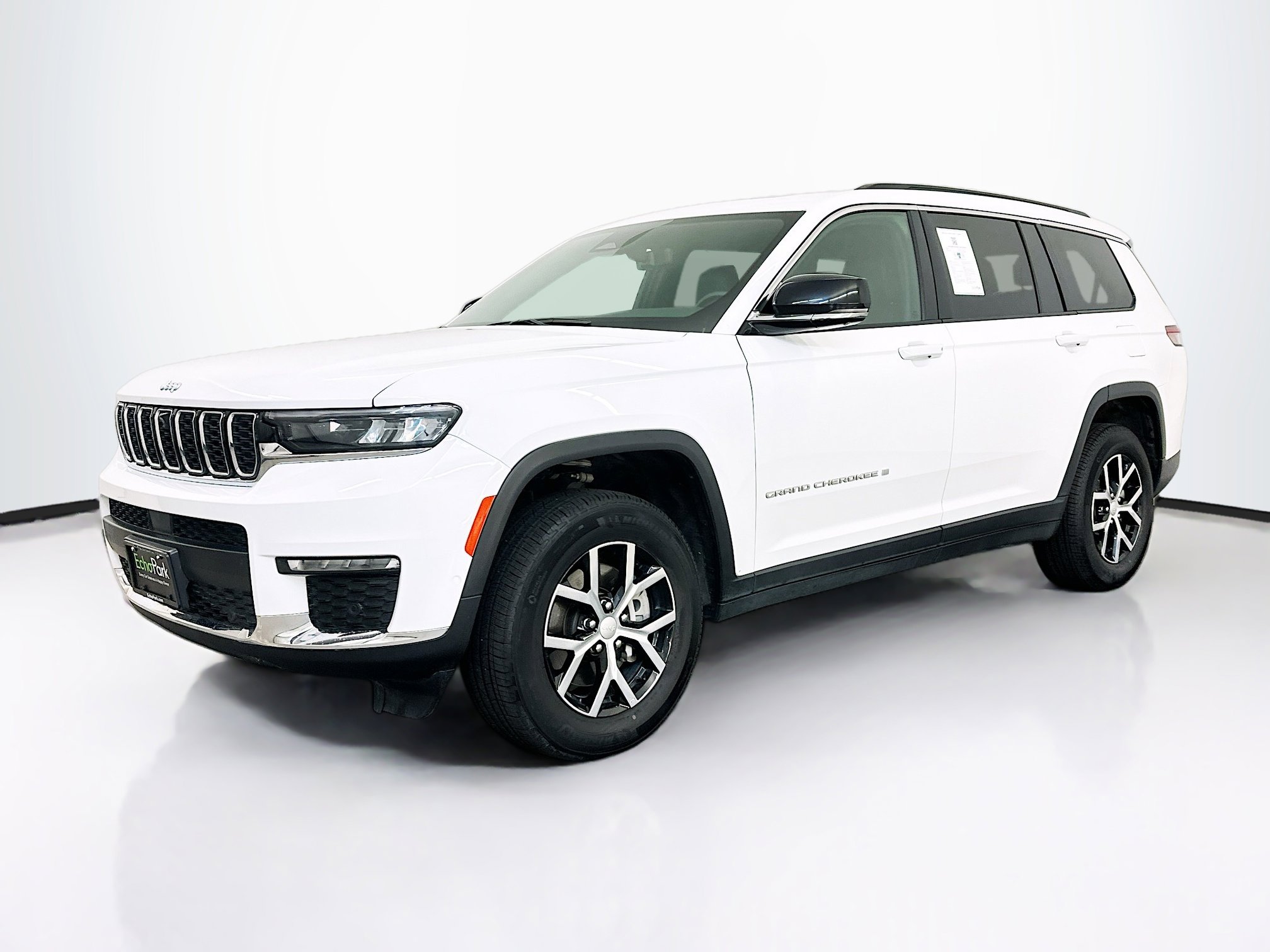 Used 2024 Jeep Grand Cherokee L Limited w/ Luxury Tech Group II AWD/4WD image 3