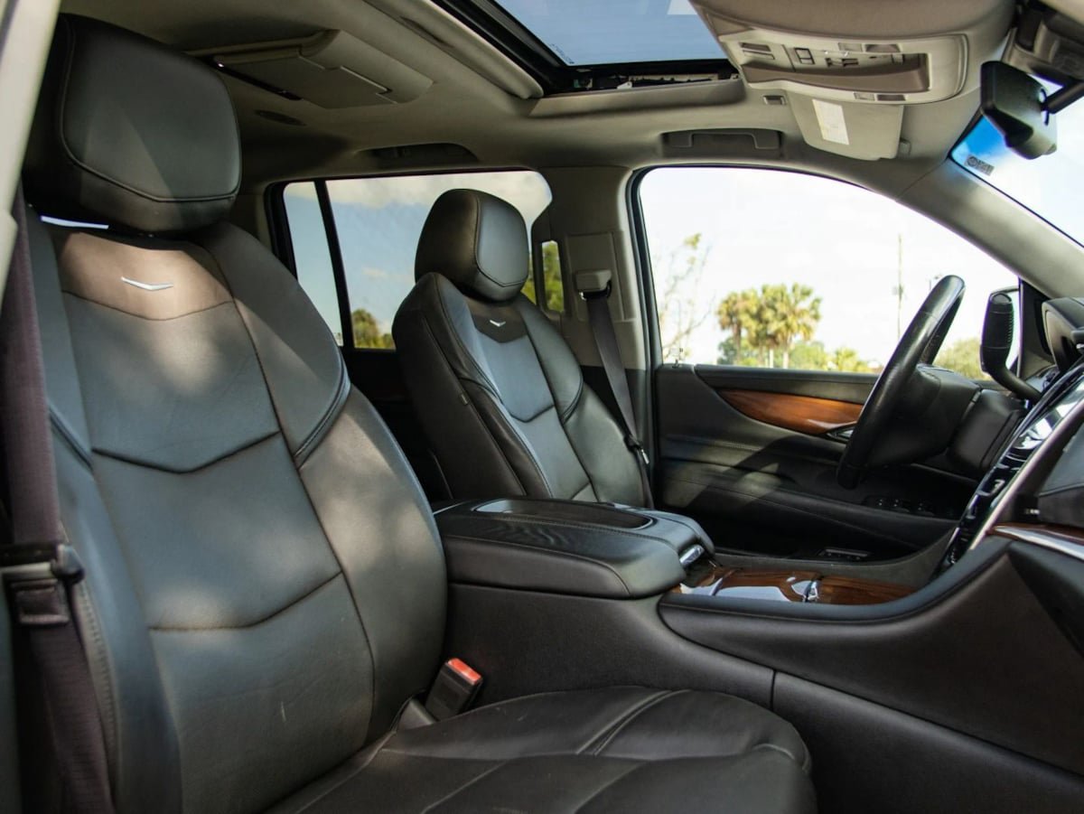 Used 2016 Cadillac Escalade ESV Luxury AWD/4WD image 26