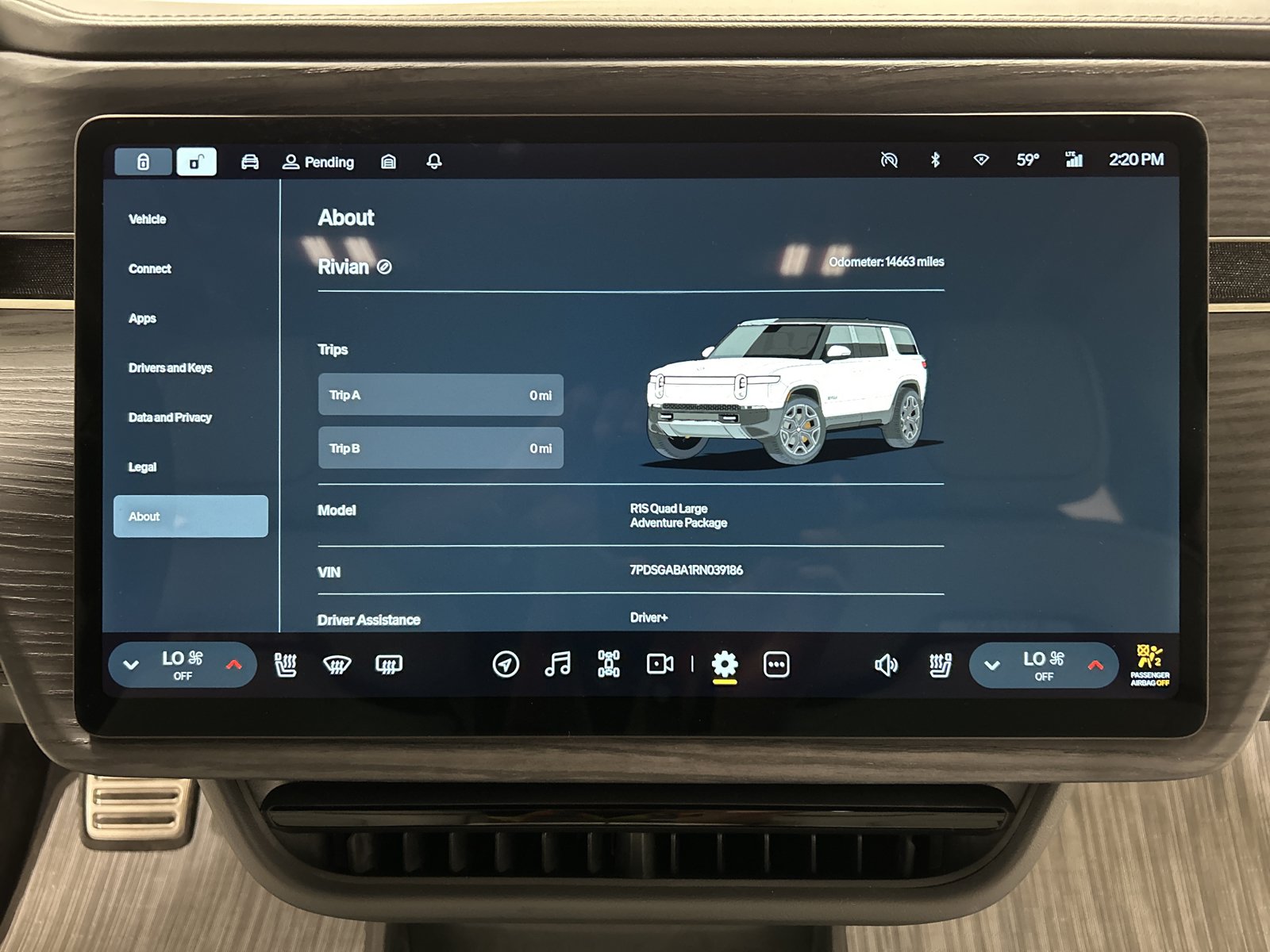 Used 2024 Rivian R1S Adventure AWD/4WD image 29