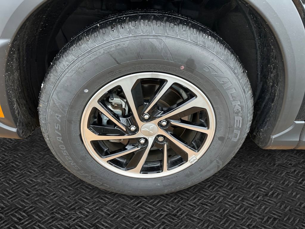 Used 2025 Mitsubishi Eclipse Cross ES image 11