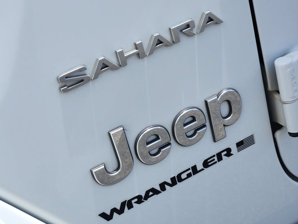 Used 2023 Jeep Wrangler Unlimited Sahara w/ Cold Weather Group AWD/4WD image 6
