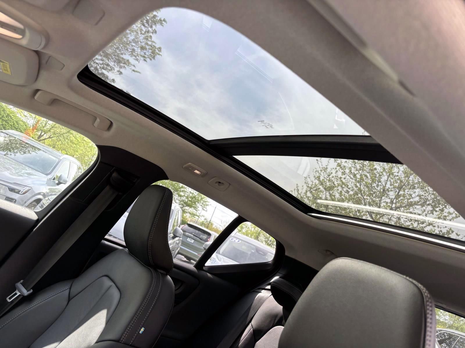 Used 2026 Volvo XC40 B5 Core w/ Protection Package Premier AWD/4WD image 25