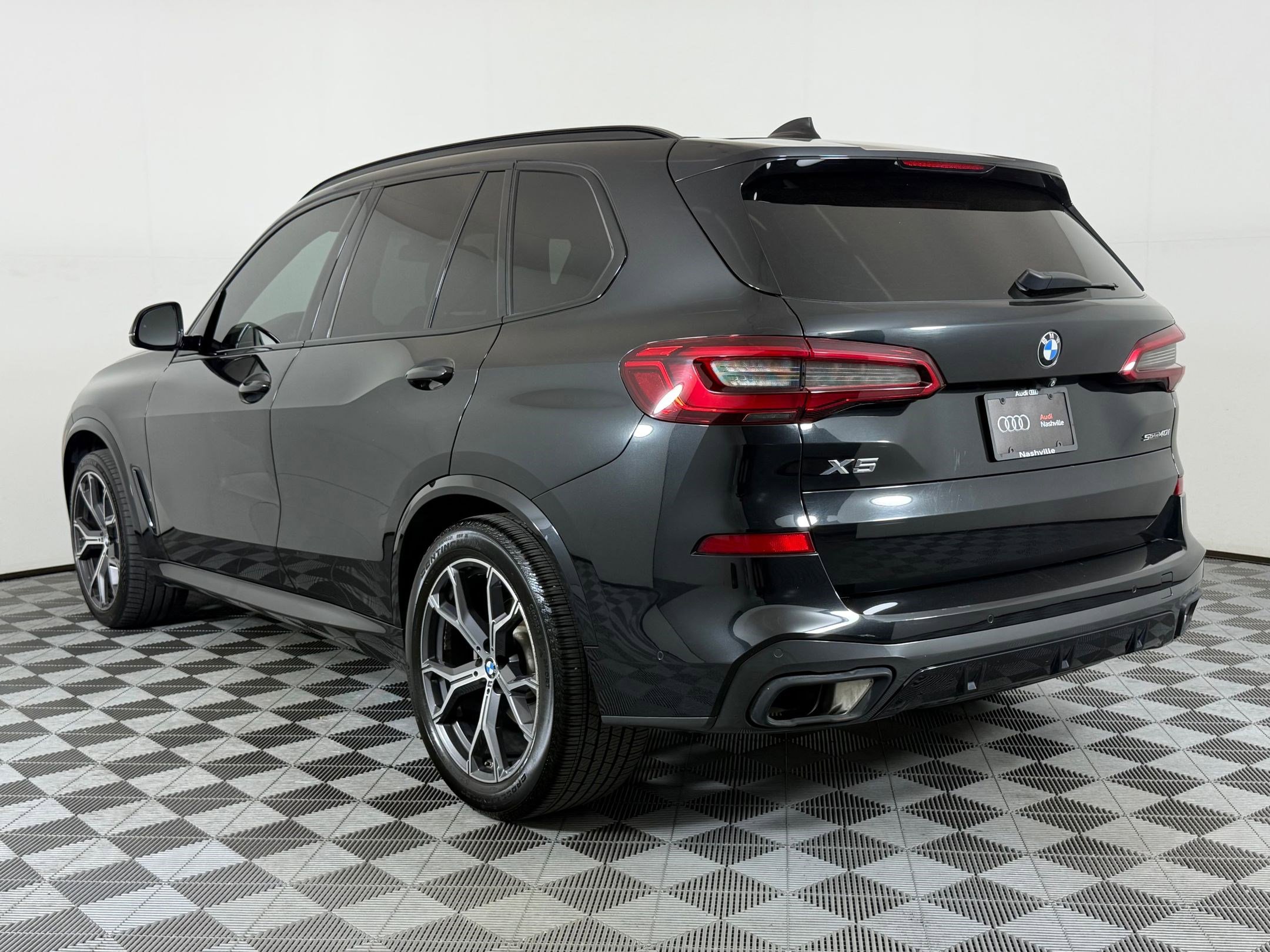 Used 2020 BMW X5 sDrive40i w/ M Sport Package RWD image 3