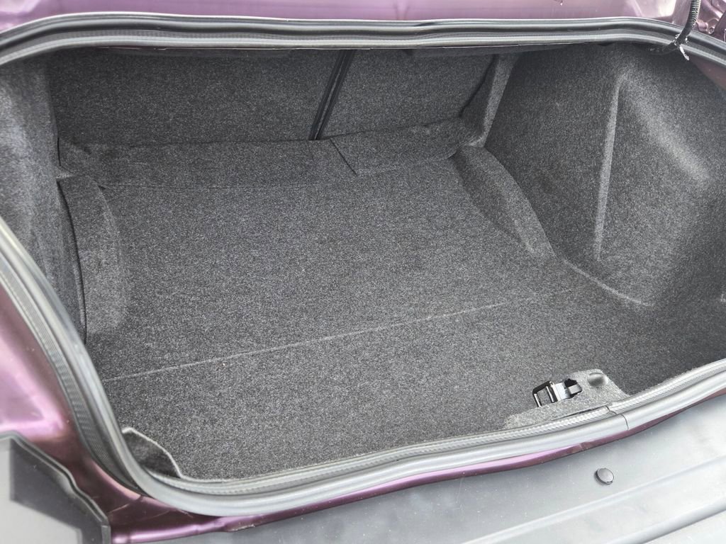 Used 2021 Dodge Challenger SXT image 13