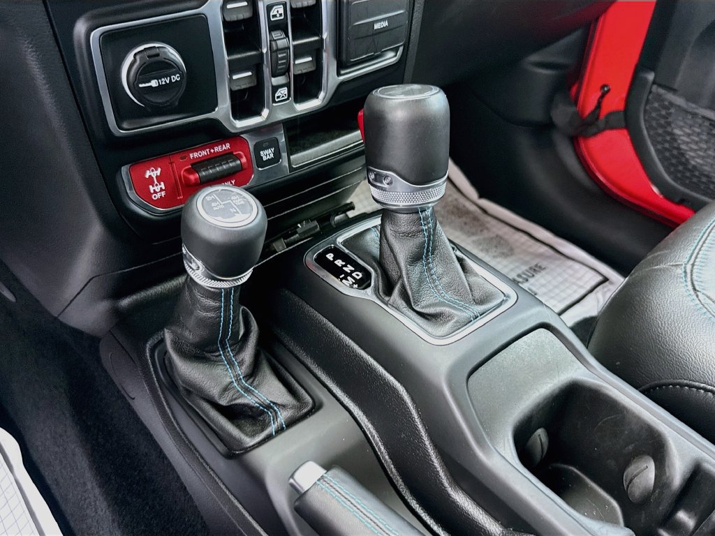 Certified 2023 Jeep Wrangler Unlimited Rubicon 4xe w/ Cold Weather Group AWD/4WD image 15