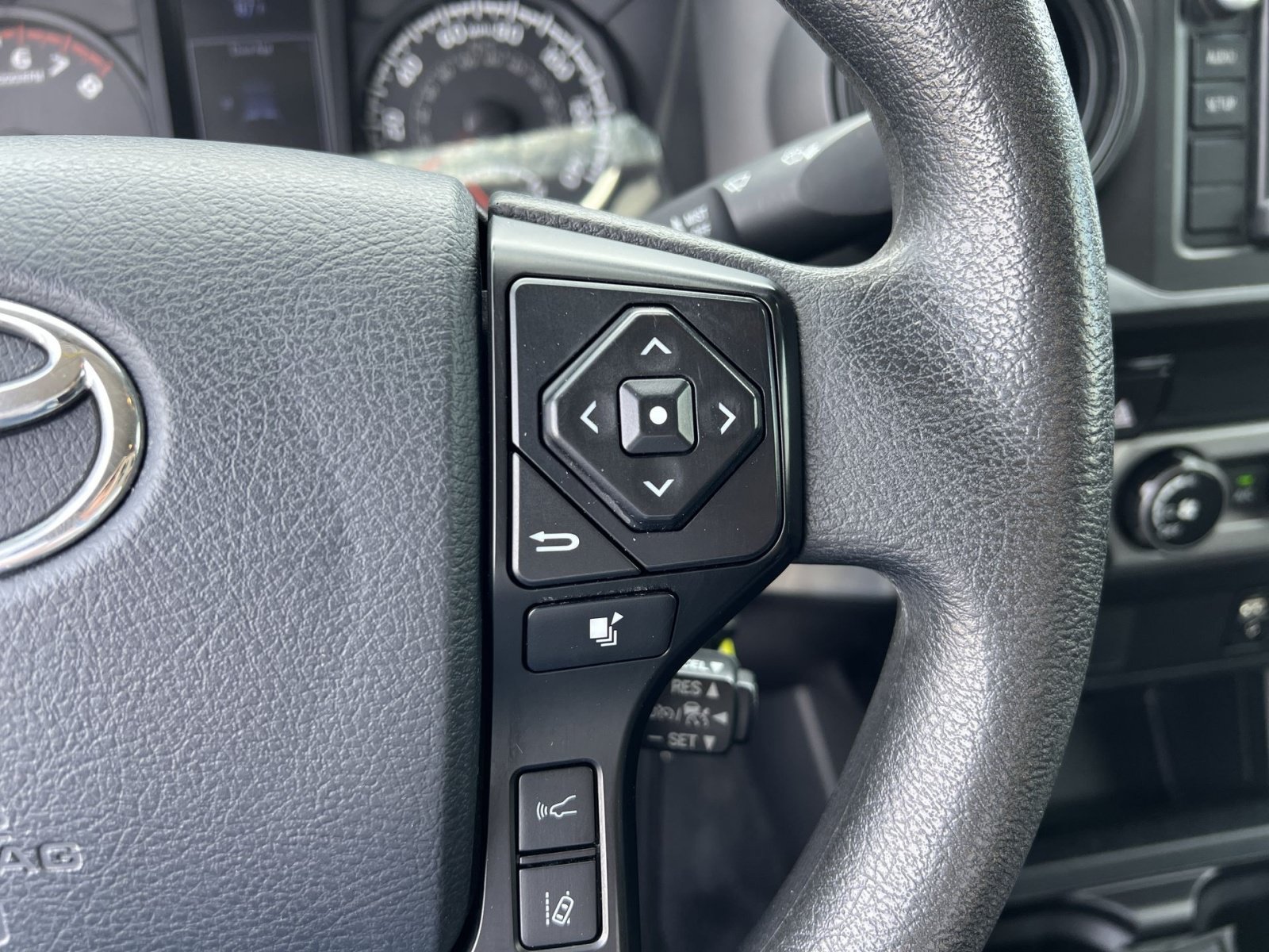 Used 2018 Toyota Tacoma SR w/ SR Convenience Package RWD image 34