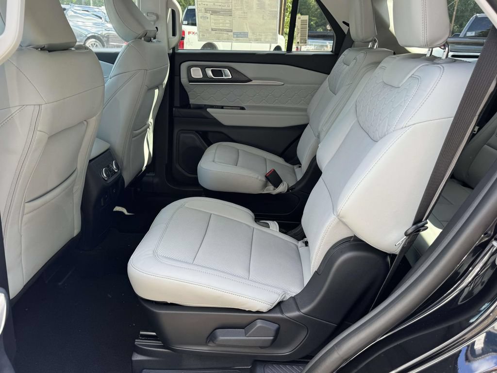 New 2026 Ford Explorer Platinum w/ LUX Leather Package AWD/4WD image 17