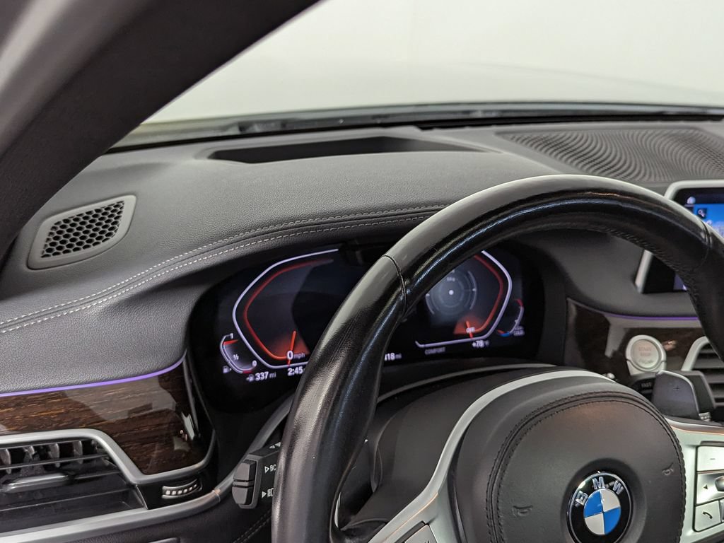 Used 2022 BMW 750i xDrive w/ M Sport Package AWD/4WD image 19